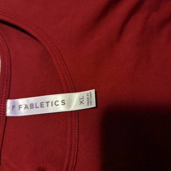 Fabletics crop top NWOT - Picture 2 of 4